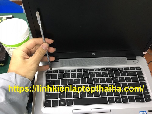 vệ sinh bàn phím laptop HP