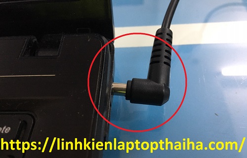 khắc phục cổng sạc bị lỏng trên laptop