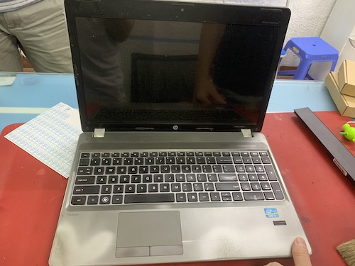 thay màn hình laptop hp