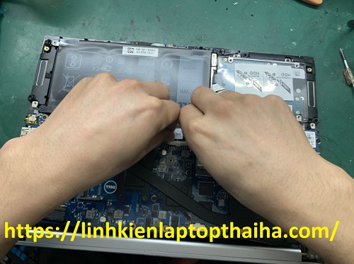 thay pin laptop Dell Inspiron