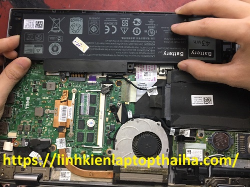 thay pin laptop Dell Inspiron 7460