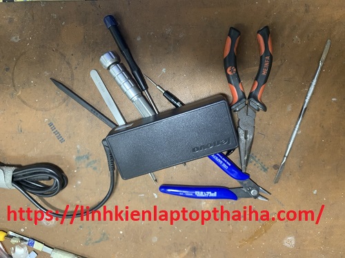 sửa chữa adapter sạc pin laptop
