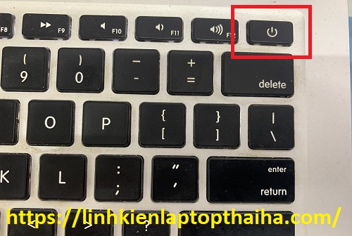 xử lý khi đánh đổ nước hay chất lỏng lên Macbook