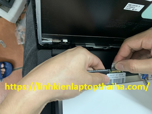 thay màn hình laptop Dell Latitude