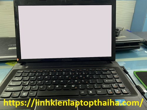 màn hình laptop bị trắng