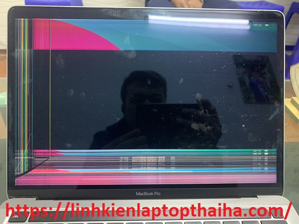 sửa màn hình MacBook Pro 2019