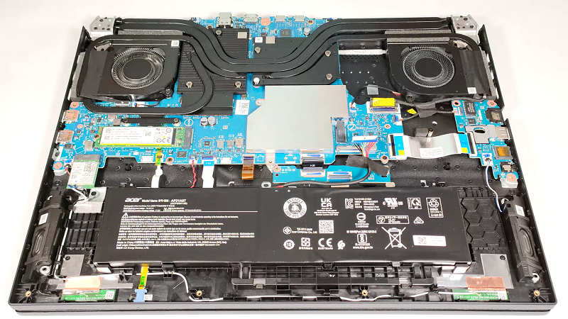 pin laptop Acer Predator Helios 18- PH18-71-756U