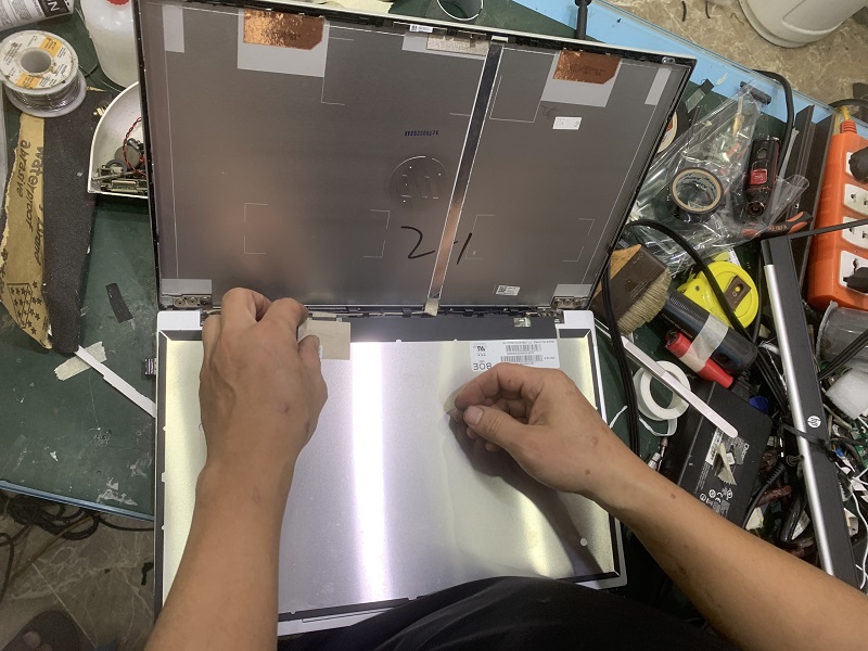 Thay màn hình laptop HP Pavilion 15 eg2034TX