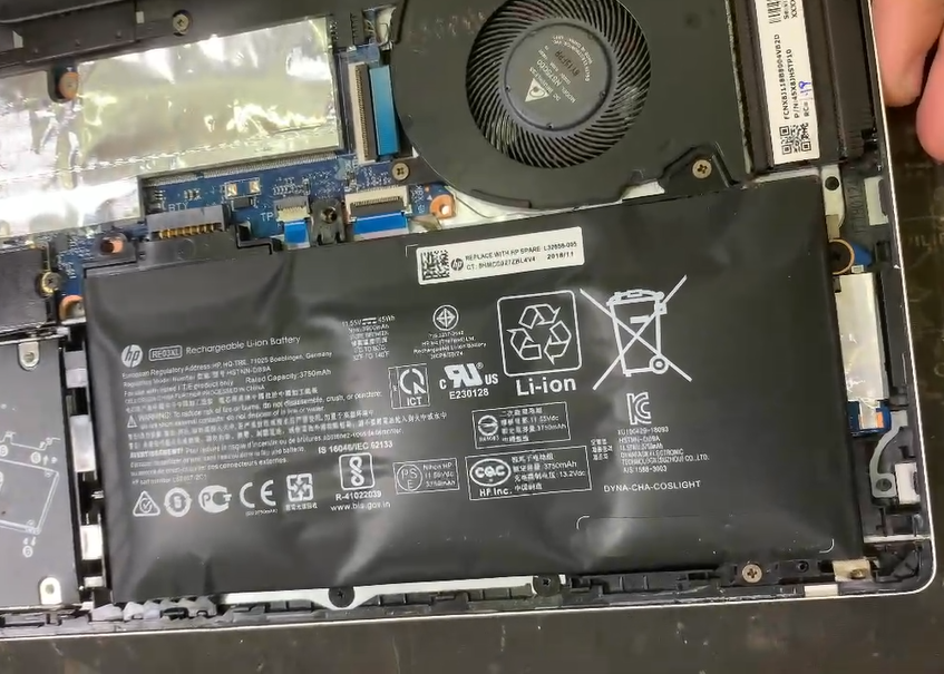 thay pin laptop HP Probook 440 G6