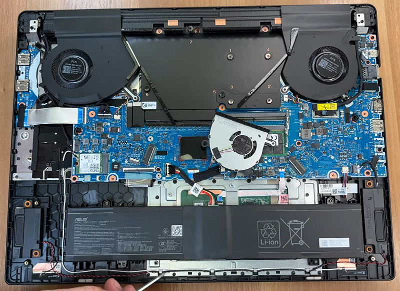 dịch vụ thay pin laptop Asus ROG Strix SCAR 18 G835