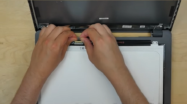 thay màn hình laptop HP 250 G6