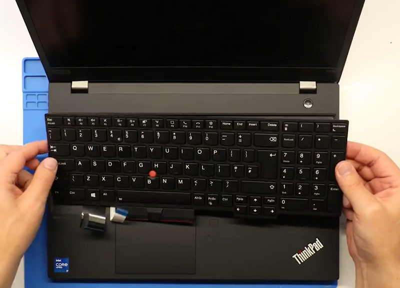 thay bàn phím laptop Lenovo ThinkPad P15s