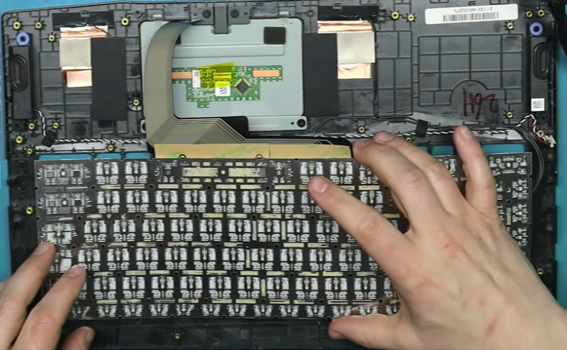 thay bàn phím laptop MSI Alpha 15