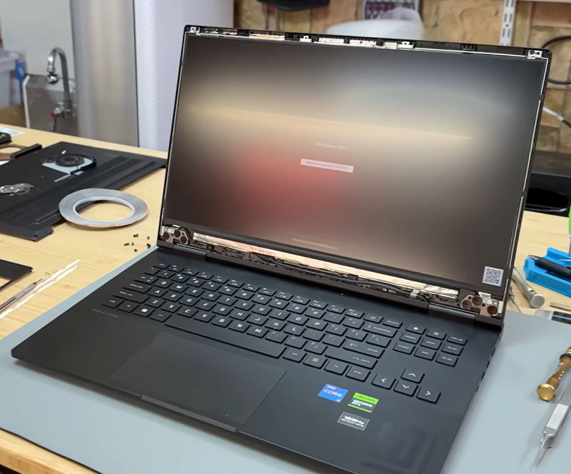 Dịch vụ thay màn hình laptop OLED tại Hà Nội