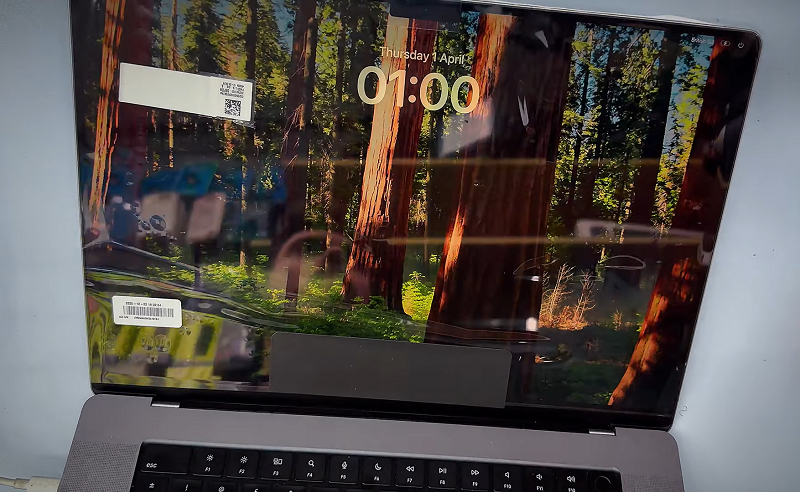 thay màn hình MacBook Pro A2780