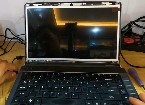 thay màn hình laptop Acer Aspire 4736Z