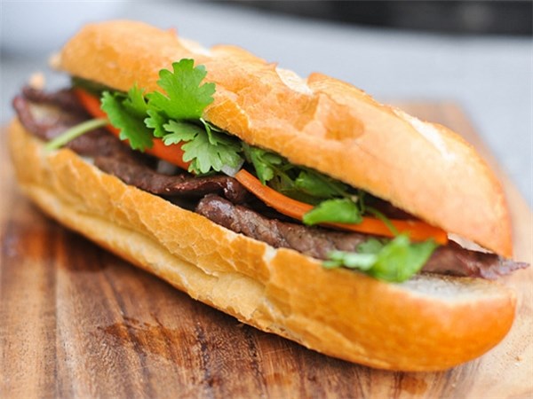 Bánh mì được ví như Hamburger thế giới