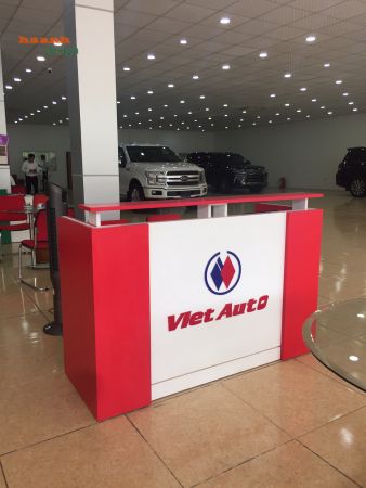 Quầy thu ngân  hoàn thành showroom auto việt.