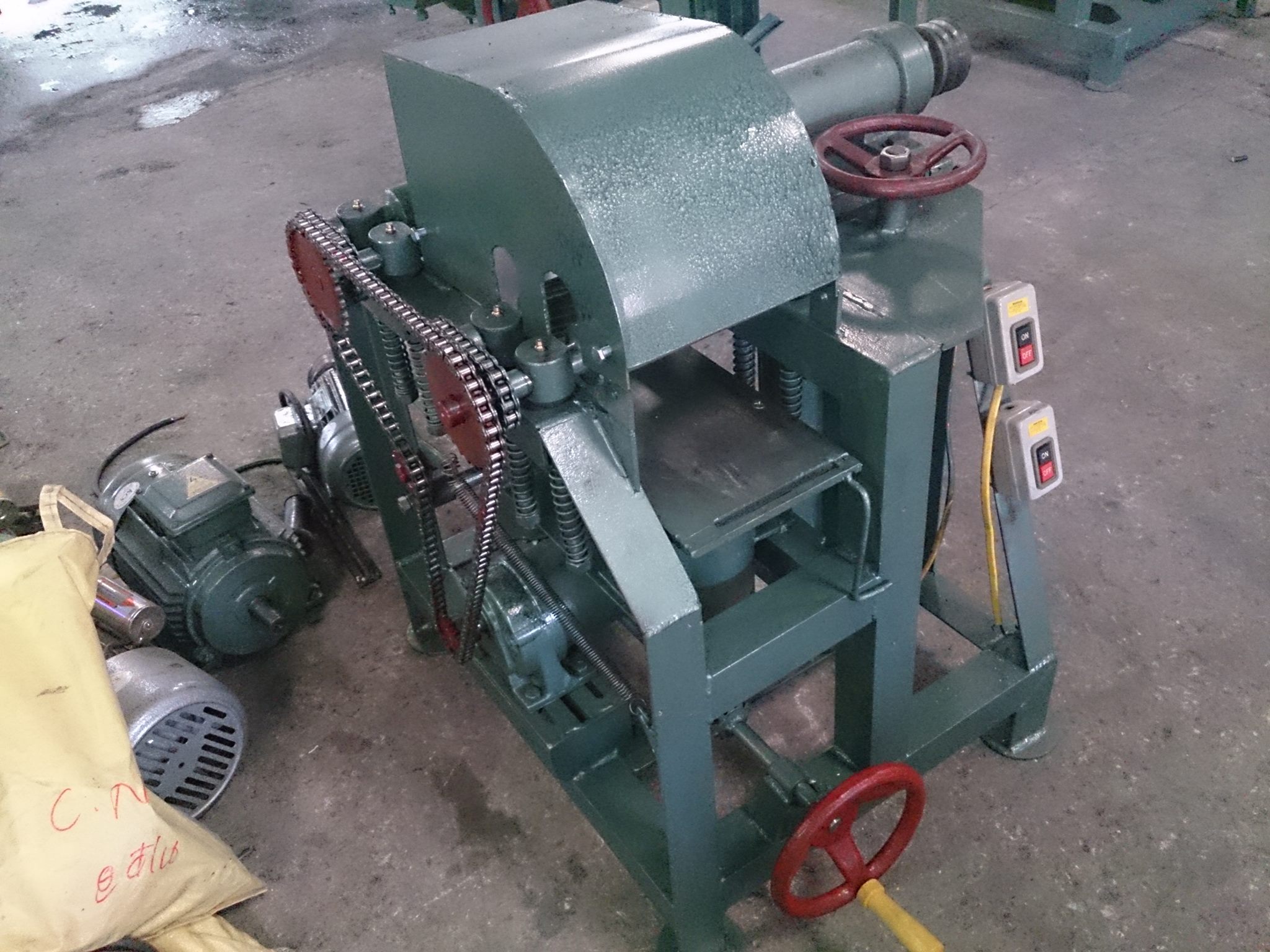 Máy làm phào chỉ