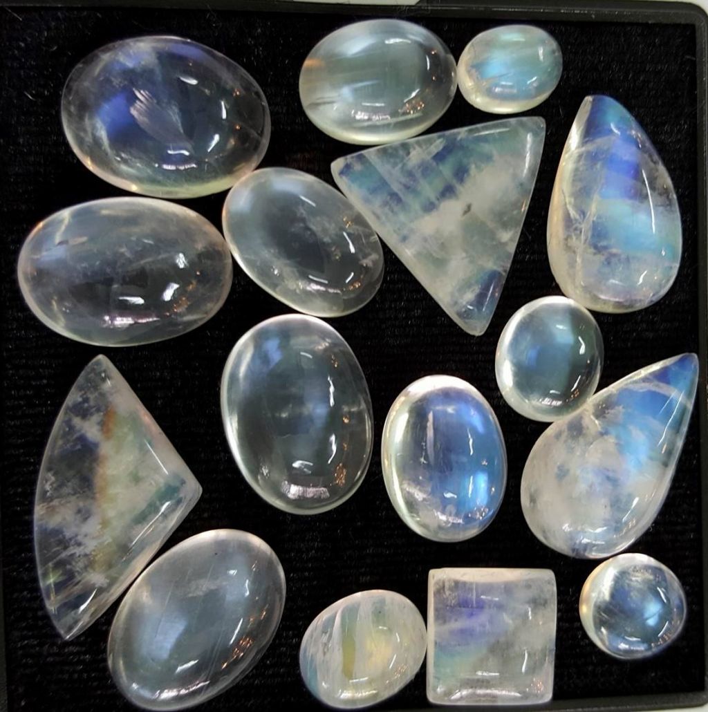 ĐÁ MẶT TRĂNG-RAINBOW MOONSTONE TỰ NHIÊN