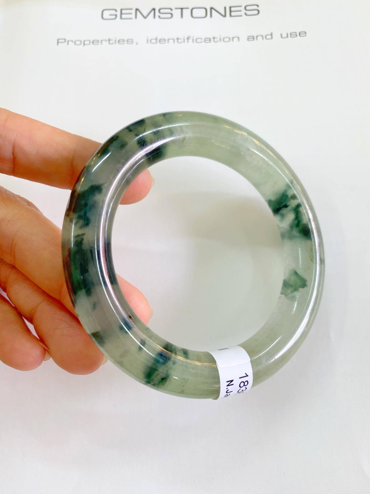 VÒNG TAY NGỌC JADEITE TỰ NHIÊN