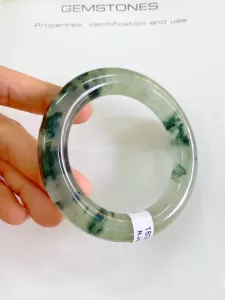 VÒNG TAY NGỌC JADEITE TỰ NHIÊN