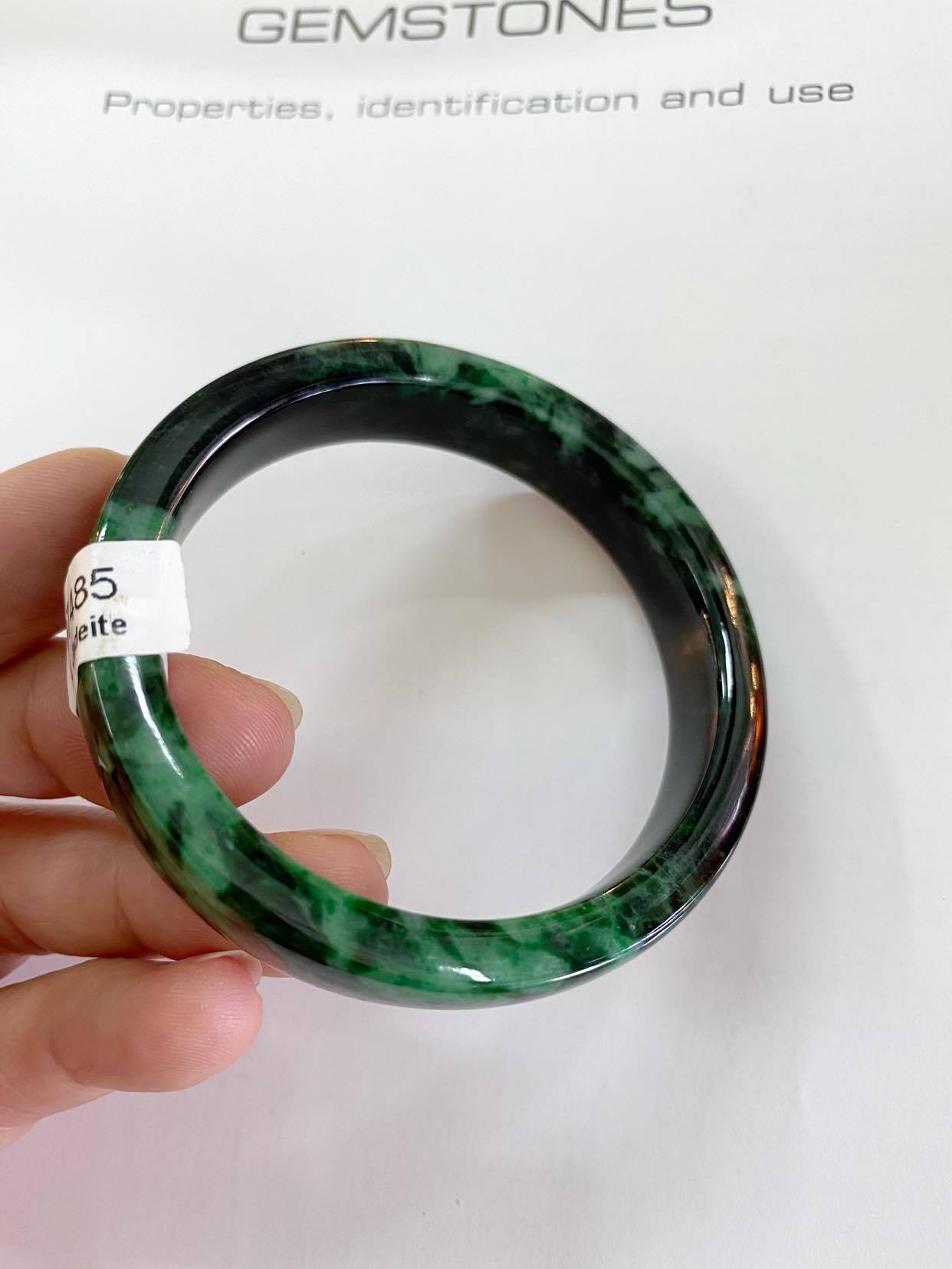 VÒNG TAY NGỌC JADEITE TỰ NHIÊN