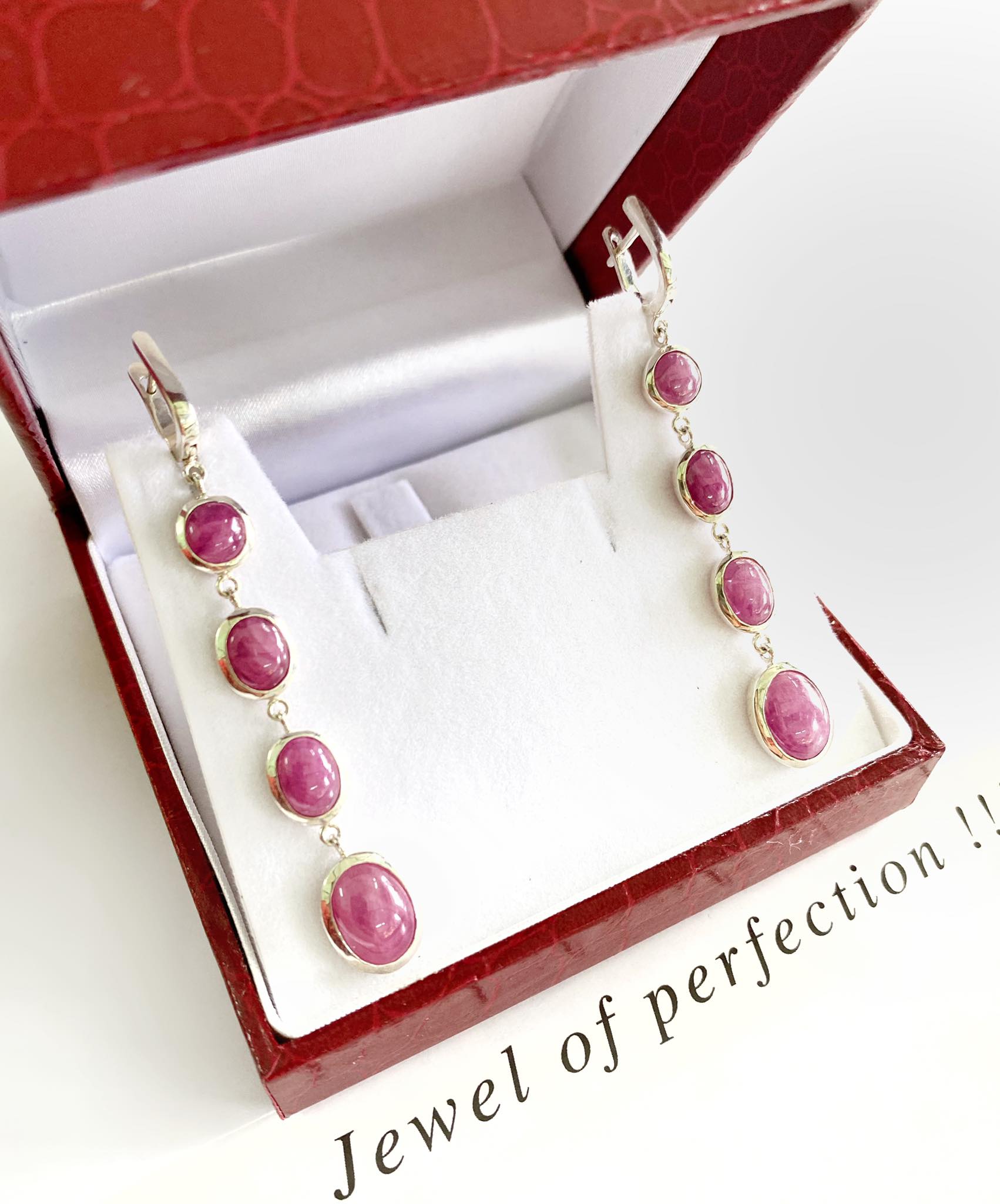 KHUYÊN TAI BẠC 92,5 RUBY NAM PHI TỰ NHIÊN