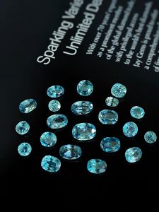 ĐÁ ZIRCON TỰ NHIÊN