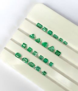 NATURAL EMERALD-NGỌC LỤC BẢO TỰ NHIÊN