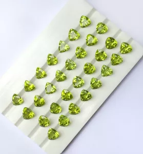 ĐÁ PERIDOT TỰ NHIÊN SIZE 6.8MM