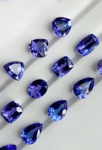 TANZANITE TỰ NHIÊN