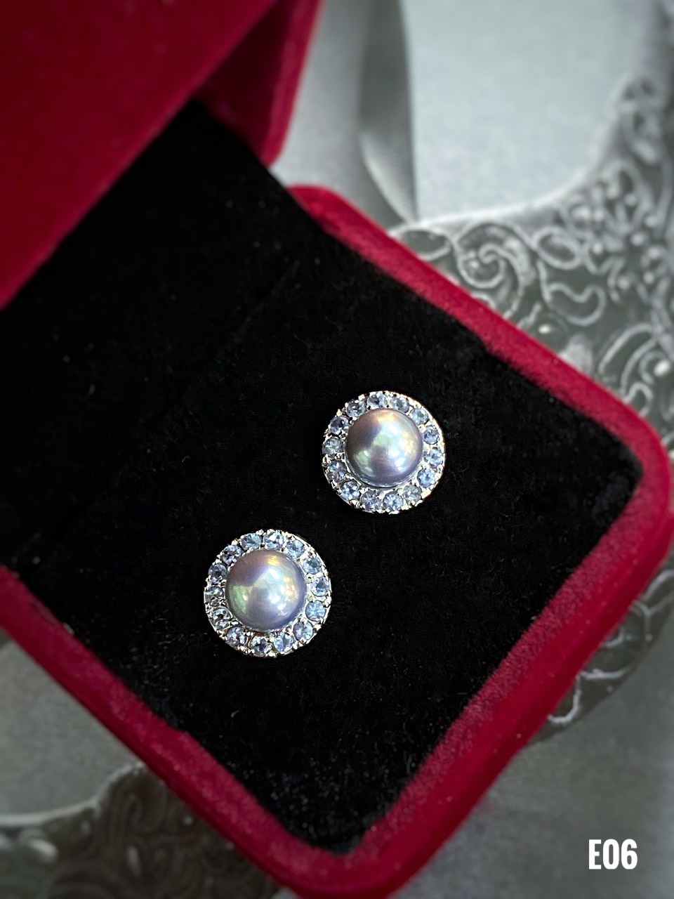 KHUYÊN TAI BẠC XI NGỌC TRAI KẾT ĐÁ TANZANITE TỰ NHIÊN