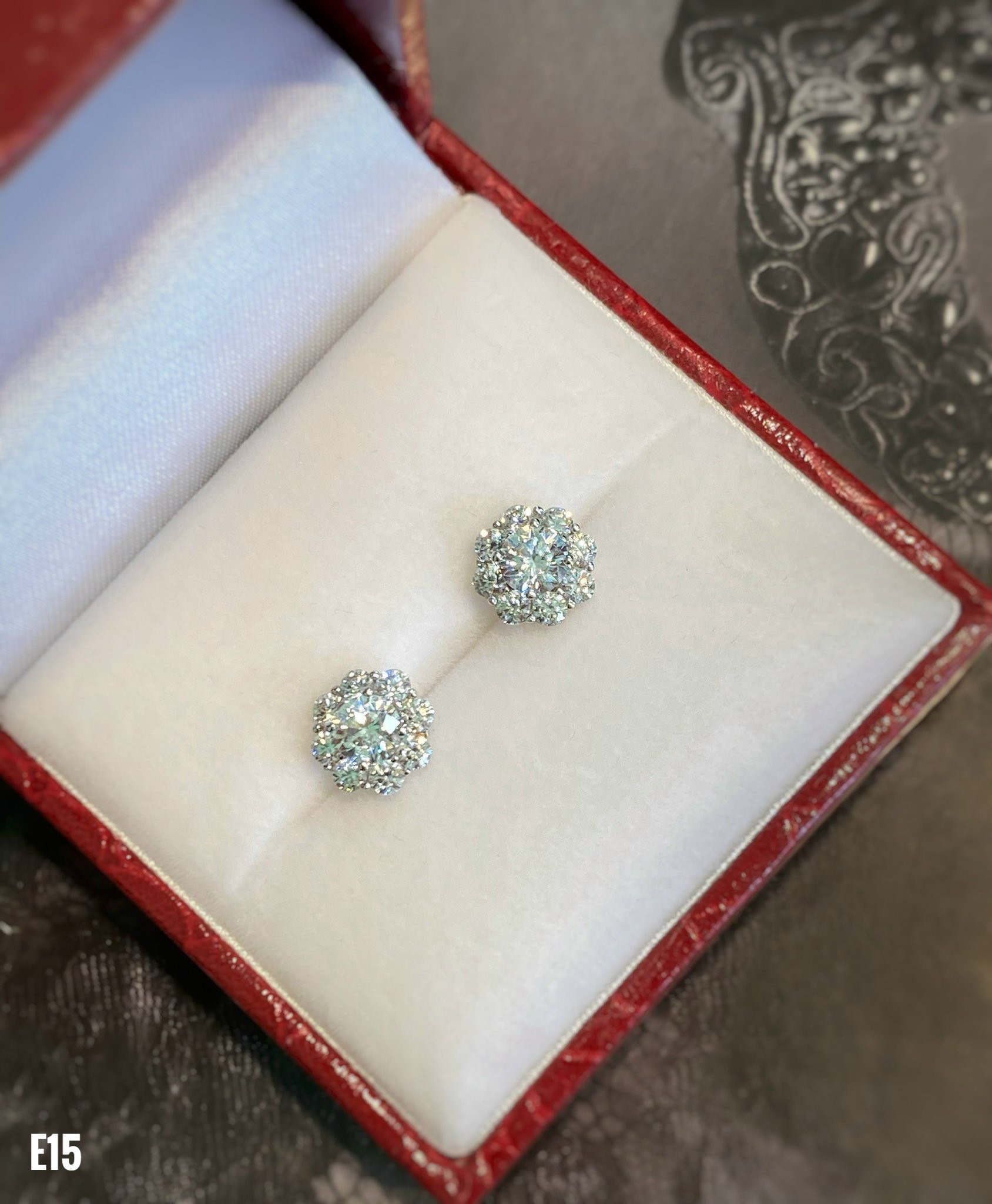 KHUYÊN TAI BẠC XI ĐÁ MOISSANITE