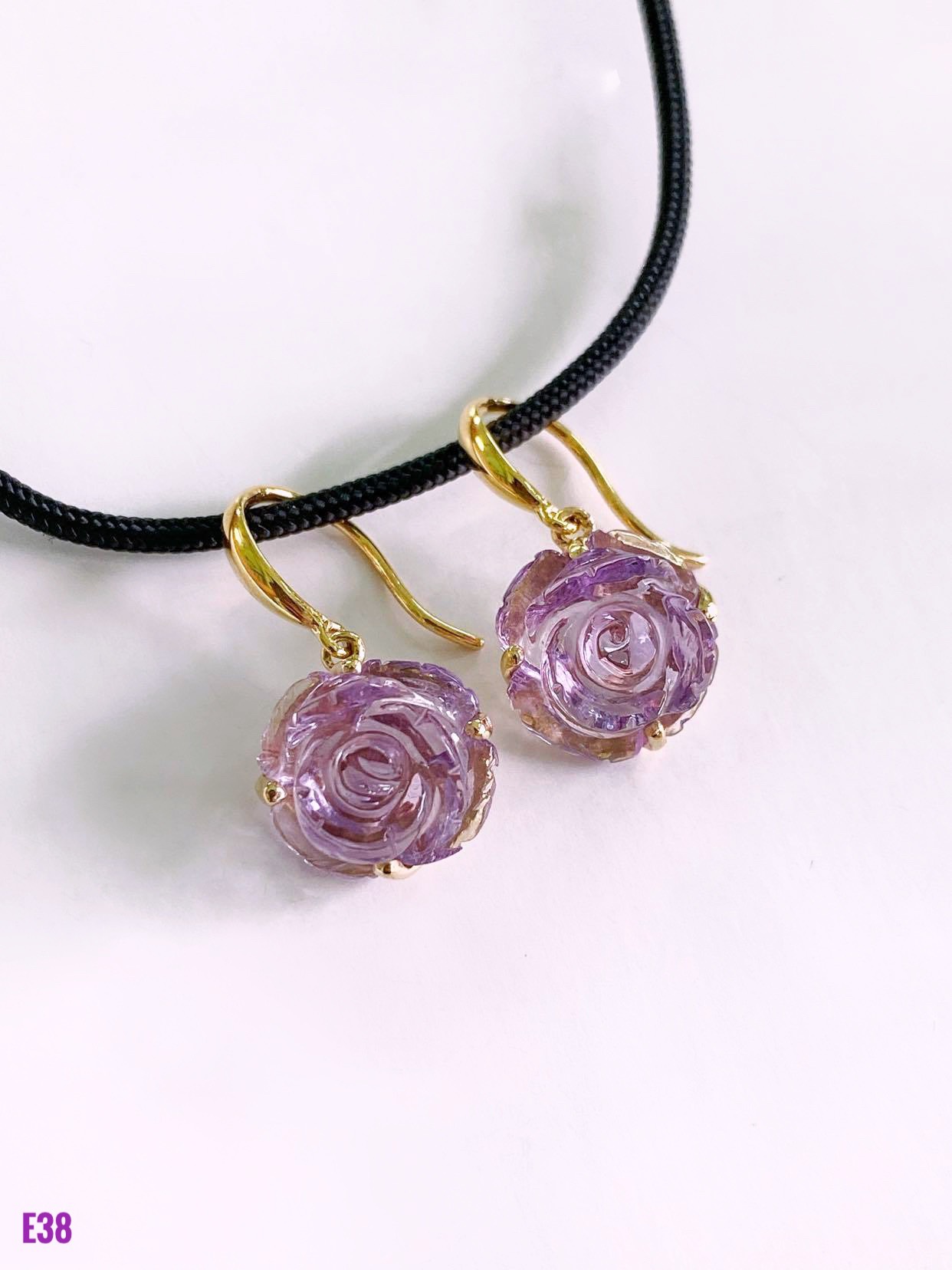 KHUYÊN TAI BẠC XI HOA HỒNG ĐÁ AMETHYST TỰ NHIÊN