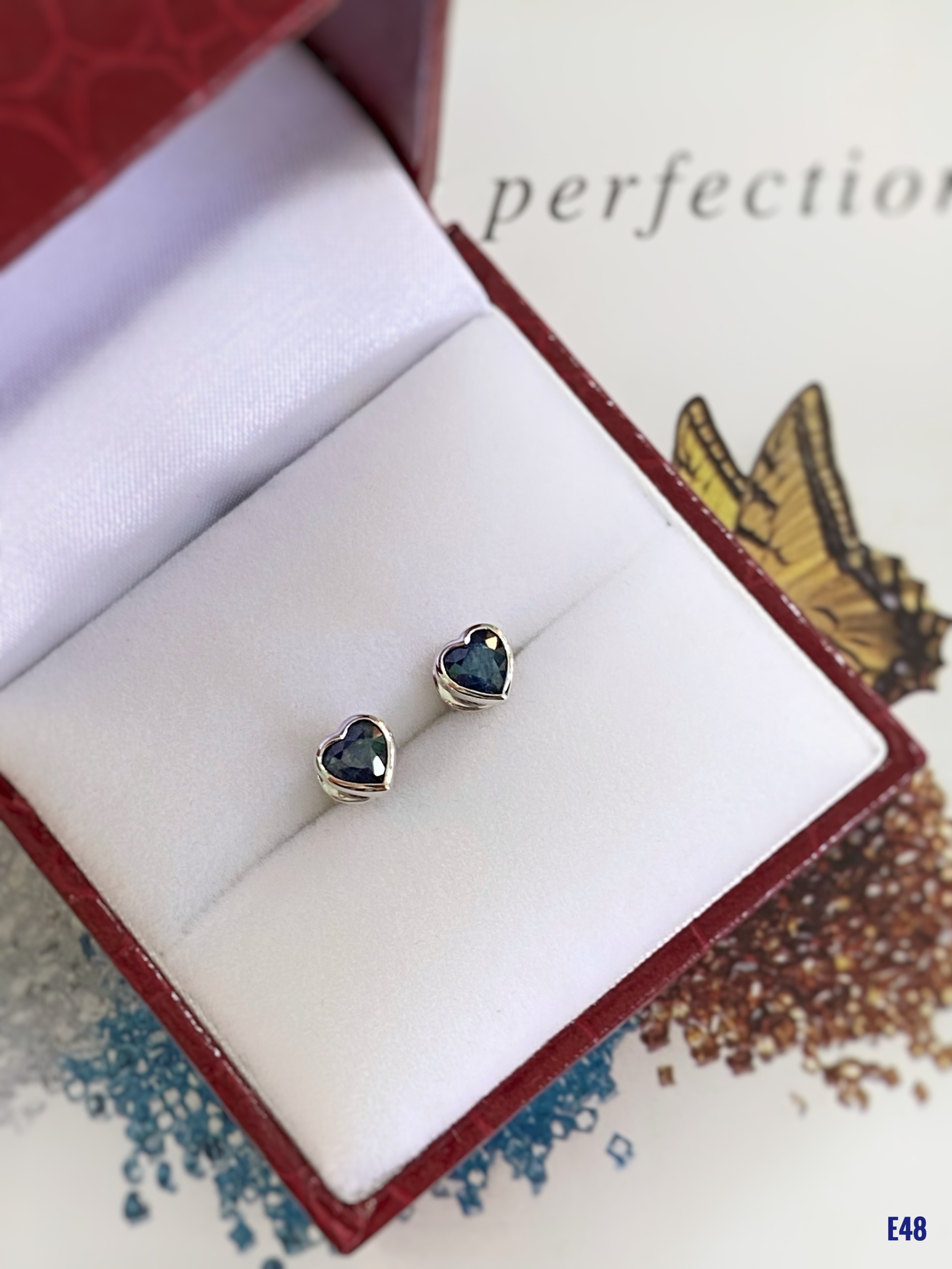 KHUYÊN TAI  BẠC XI  TRÁI TIM ĐÁ SAPPHIRE TỰ NHIÊN