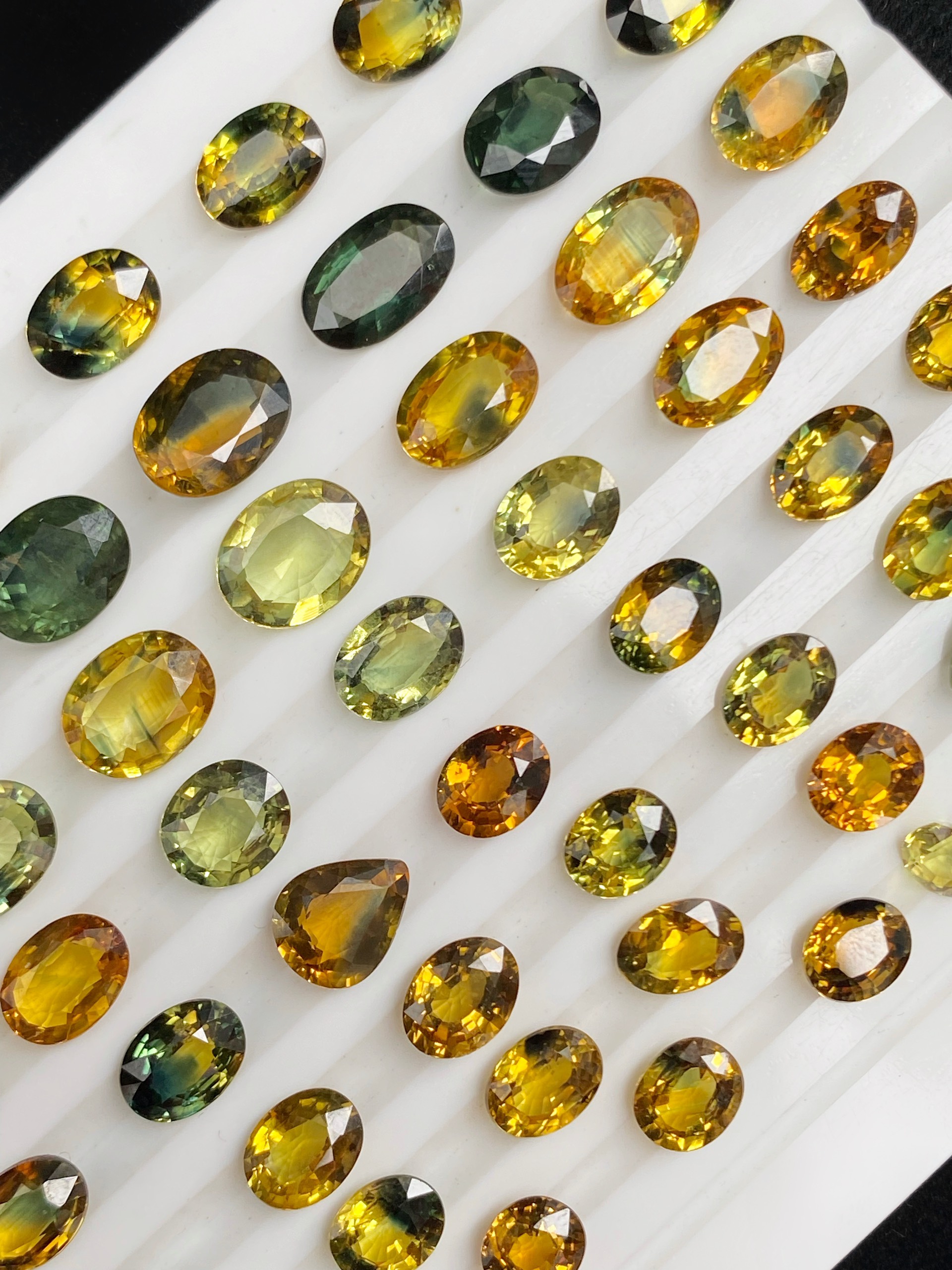 ĐÁ SAPPHIRE TỰ NHIÊN