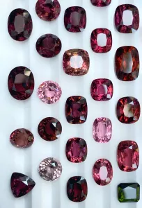 ĐÁ TOURMALINE TỰ NHIÊN