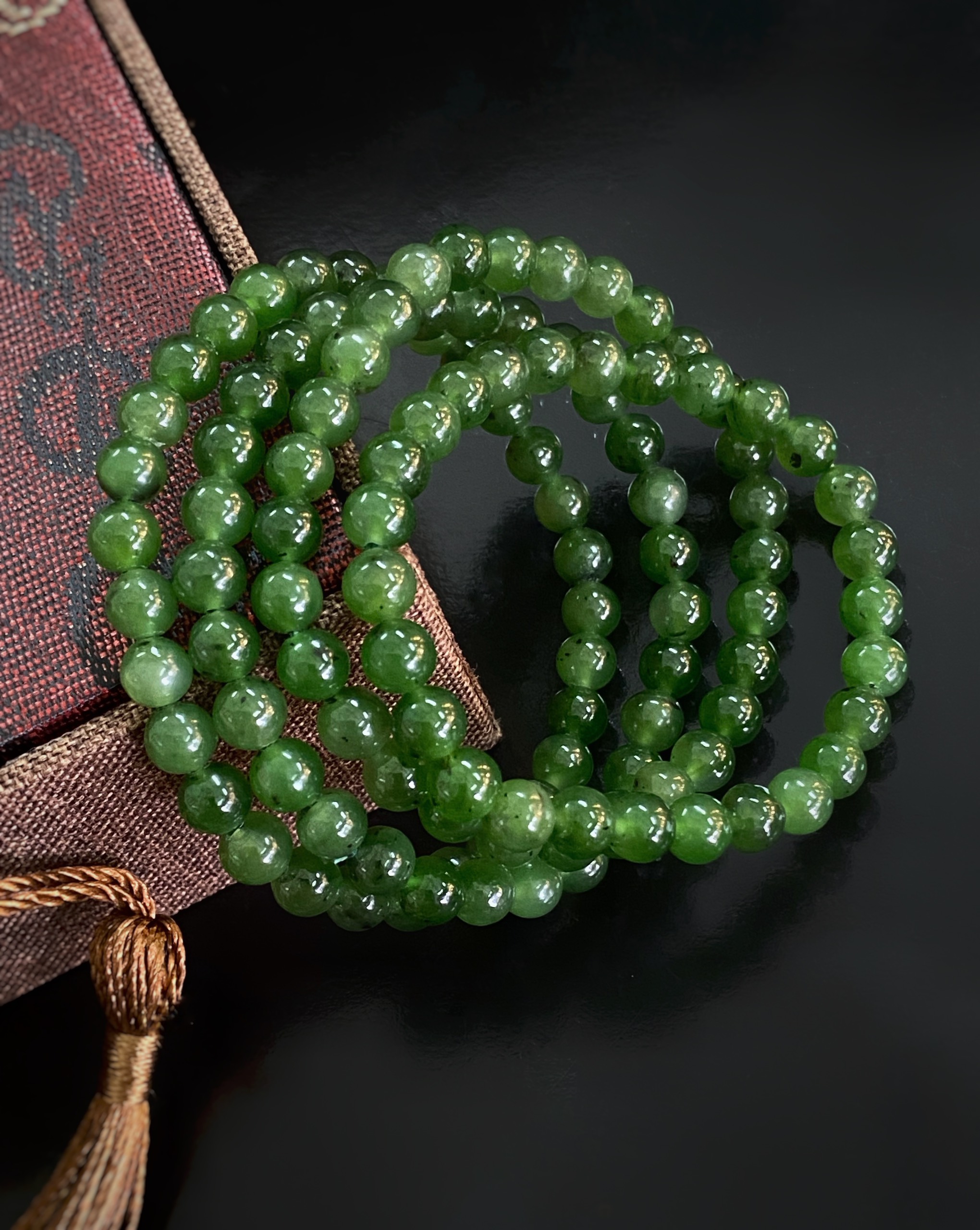 NGỌC BÍCH NEPHRITE TỰ NHIÊN 6MM