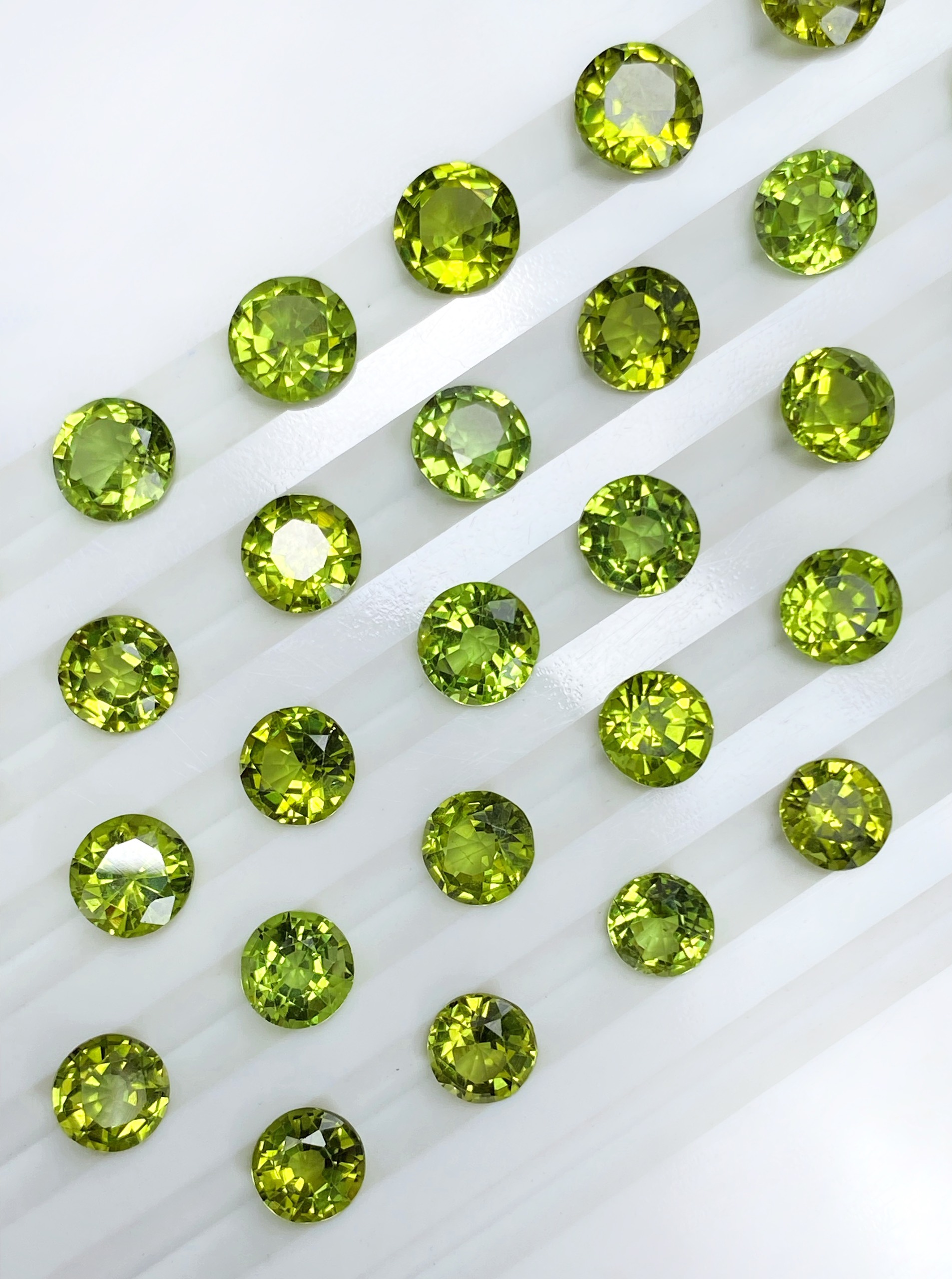 NATURAL PERIDOT- ĐÁ PERIDOT TỰ NHIÊN