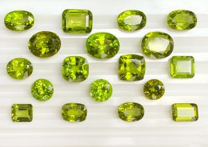 ĐÁ PERIDOT TỰ NHIÊN