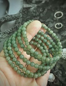 VÒNG TAY NGỌC JADEITE TỰ NHIÊN