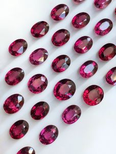 RHODOLITE GARNET TỰ NHIÊN