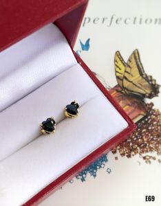 KHUYÊN TAI BẠC XI TRÁI TIM ĐÁ SAPPHIRE TỰ NHIÊN