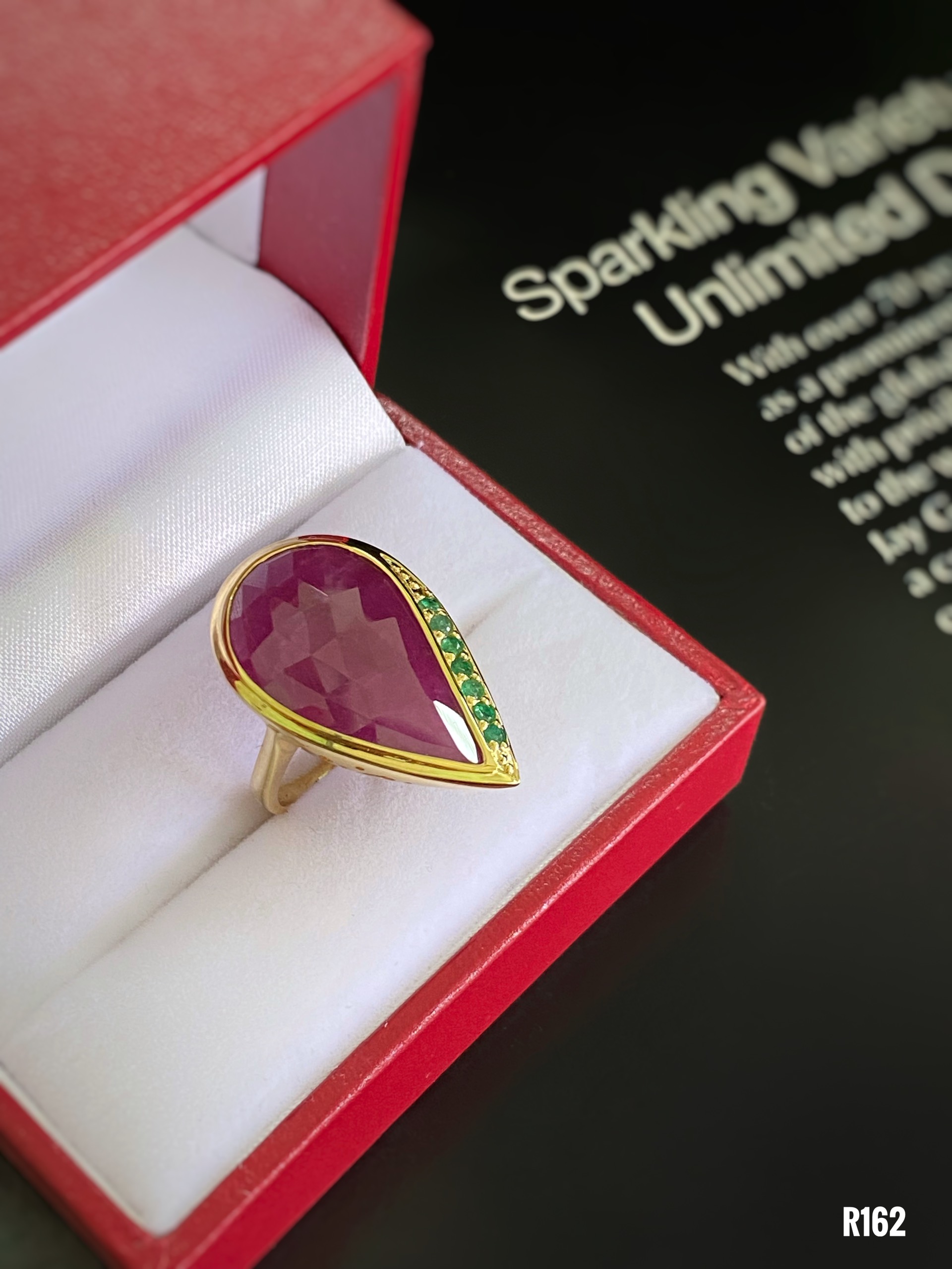 NHẪN  BẠC XI  RUBY + ĐÁ TẤM EMERALD TỰ NHIÊN