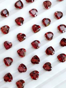 ĐÁ GARNET - NGỌC HỒNG LỰU TỰ NHIÊN