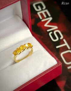 NHẪN BẠC 92.5 ĐÁ SAPPHIRE VÀNG TỰ NHIÊN