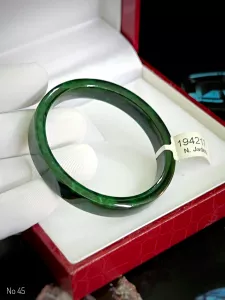 VÒNG TAY NGỌC JADEITE TỰ NHIÊN