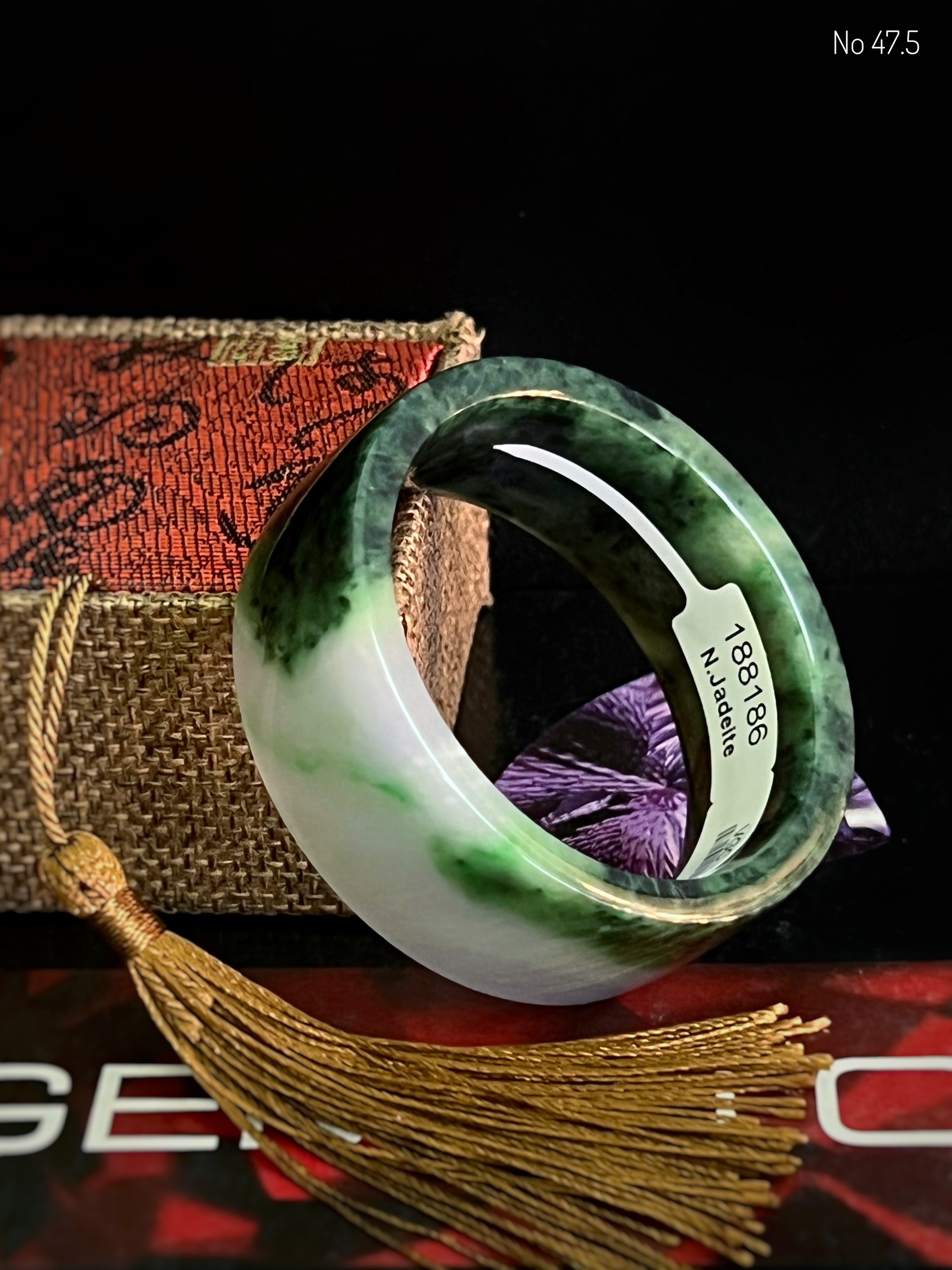 VÒNG TAY NGỌC JADEITE TỰ NHIÊN