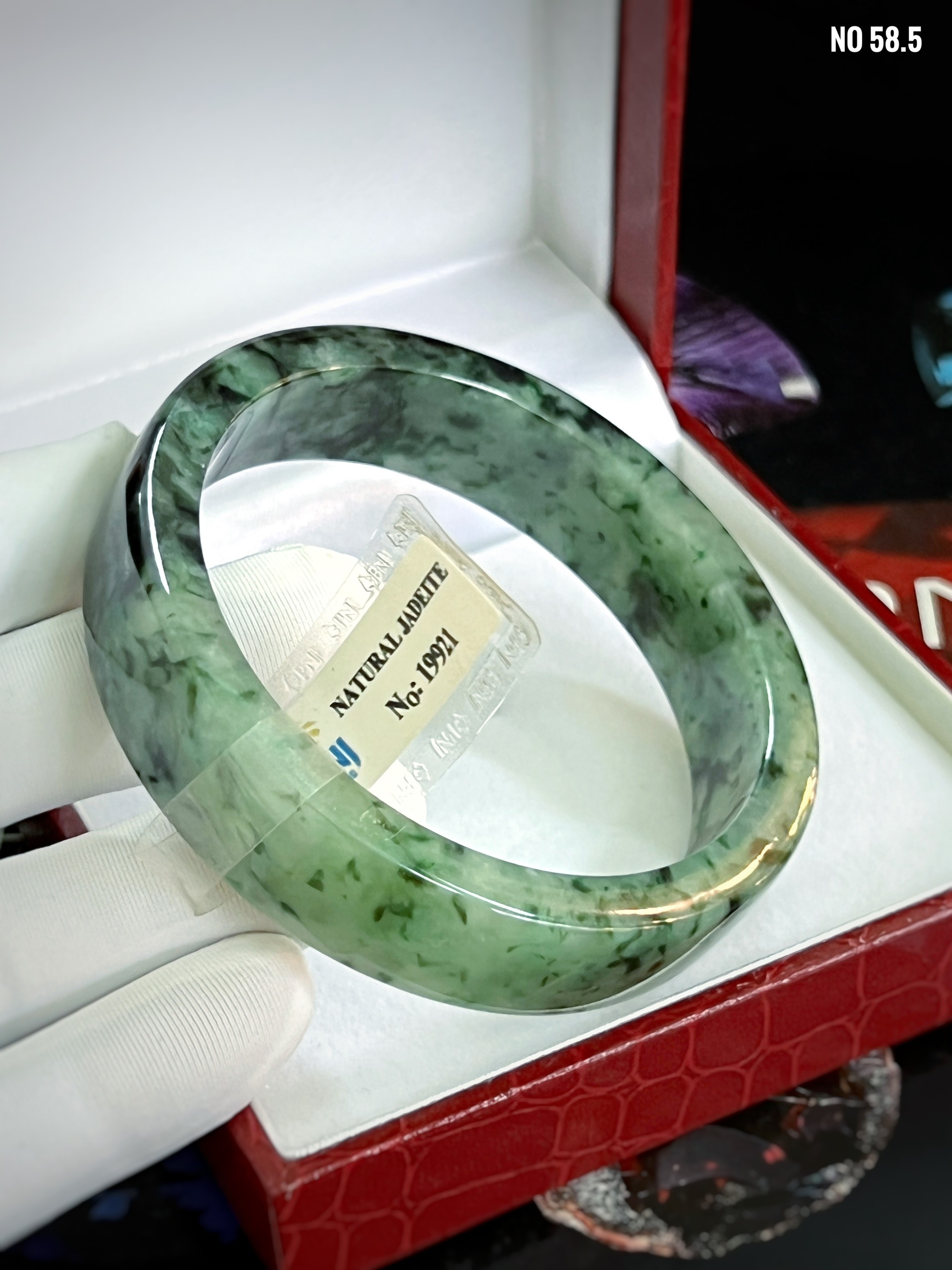 VÒNG TAY NGỌC JADEITE TỰ NHIÊN